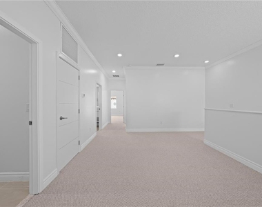 1927 Greenbriar Terrace - Photo Thumbnail 28
