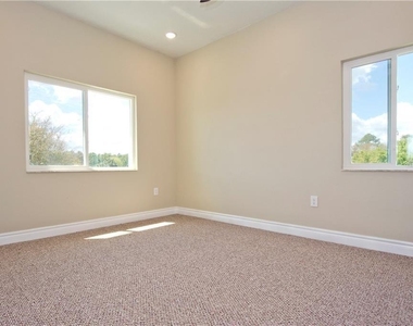 1927 Greenbriar Terrace - Photo Thumbnail 23