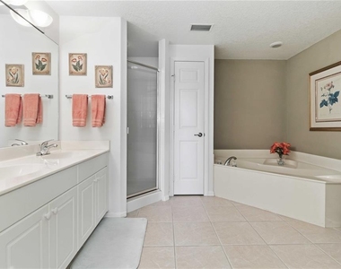 8921 Lake Drive - Photo Thumbnail 11