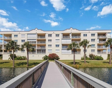 8921 Lake Drive - Photo Thumbnail 16