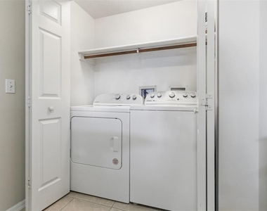 8921 Lake Drive - Photo Thumbnail 15