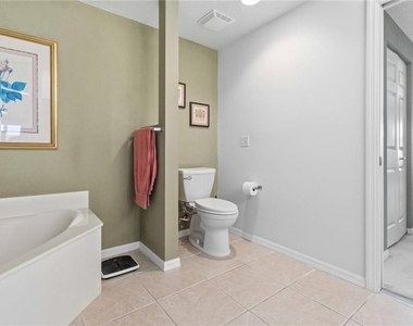 8921 Lake Drive - Photo Thumbnail 12