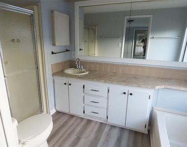 1077 Quail Drive - Photo Thumbnail 6