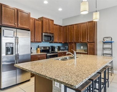 193 Captiva Drive - Photo Thumbnail 9