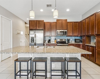 193 Captiva Drive - Photo Thumbnail 7