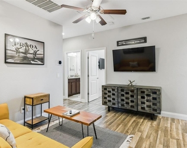193 Captiva Drive - Photo Thumbnail 16