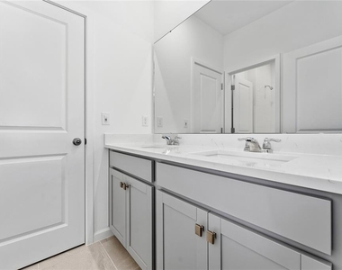 2426 Celebration Boulevard - Photo Thumbnail 19