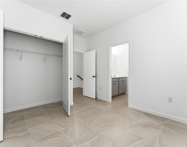 2426 Celebration Boulevard - Photo Thumbnail 18