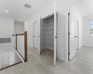 2426 Celebration Boulevard - Photo Thumbnail 12