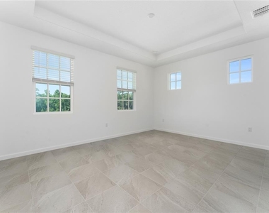 2426 Celebration Boulevard - Photo Thumbnail 13