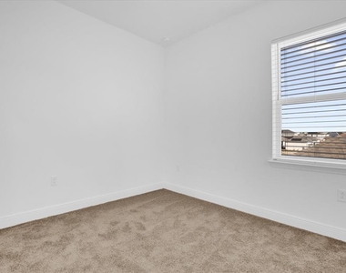3008 Mirage Place - Photo Thumbnail 10