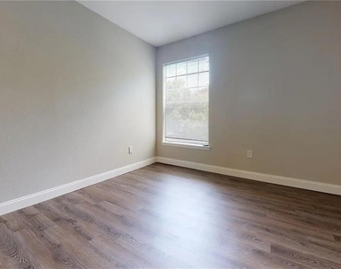 1341 Arbor Vista Loop - Photo Thumbnail 3