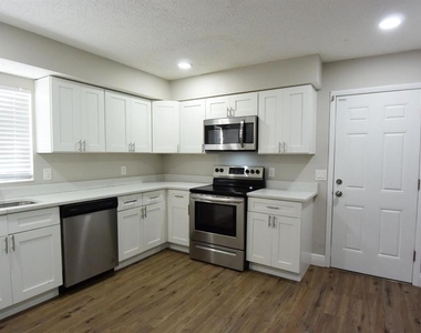 5845 Elm Street - Photo Thumbnail 6