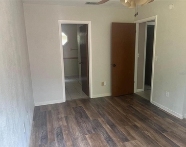 2024 Sw 73rd Terrace - Photo Thumbnail 6
