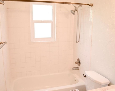 3526 Nw 53rd Terrace - Photo Thumbnail 13