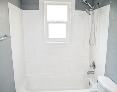 3526 Nw 53rd Terrace - Photo Thumbnail 8