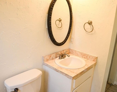 3526 Nw 53rd Terrace - Photo Thumbnail 14