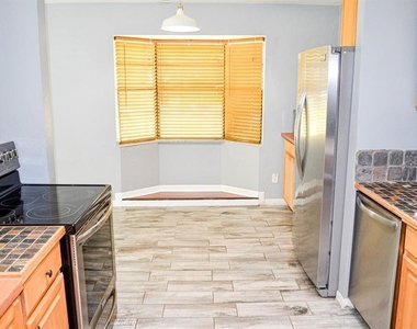 3526 Nw 53rd Terrace - Photo Thumbnail 4