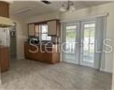 1017 E 1st Avenue - Photo Thumbnail 3