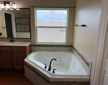 2478 Linkwood Avenue - Photo Thumbnail 35