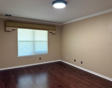2478 Linkwood Avenue - Photo Thumbnail 8
