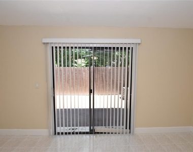 15 Florida Park Drive - Photo Thumbnail 12