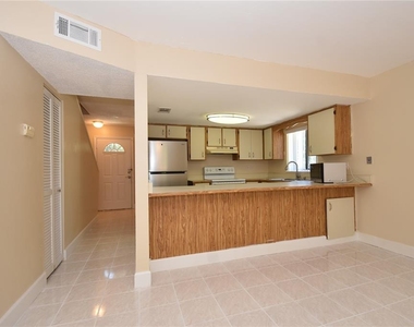 15 Florida Park Drive - Photo Thumbnail 4