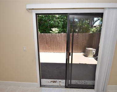 15 Florida Park Drive - Photo Thumbnail 13