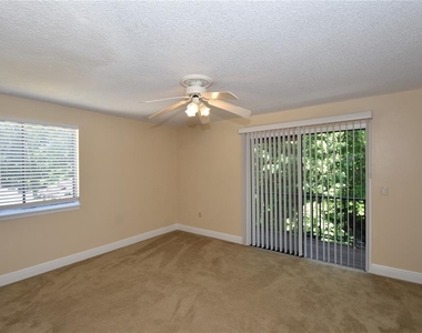 15 Florida Park Drive - Photo Thumbnail 24