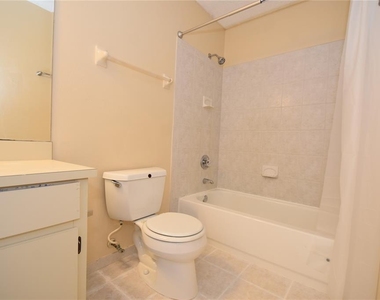 15 Florida Park Drive - Photo Thumbnail 34