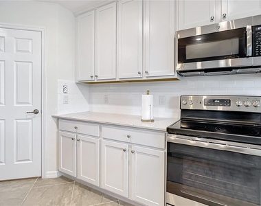 10796 Tarflower Drive - Photo Thumbnail 20