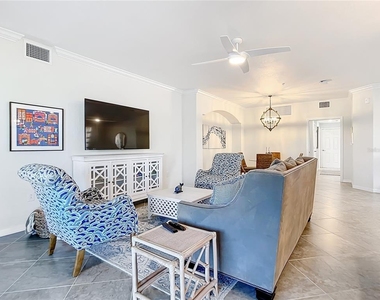 10796 Tarflower Drive - Photo Thumbnail 14