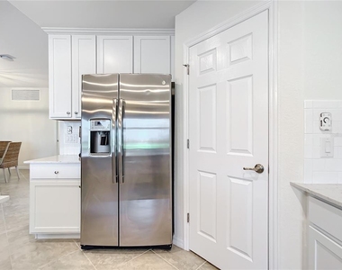 10796 Tarflower Drive - Photo Thumbnail 17