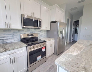 1038 San Cristobal Avenue - Photo Thumbnail 5