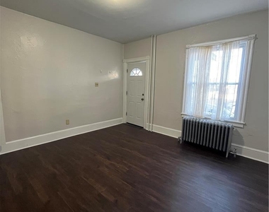 122 S Spruce Street - Photo Thumbnail 2