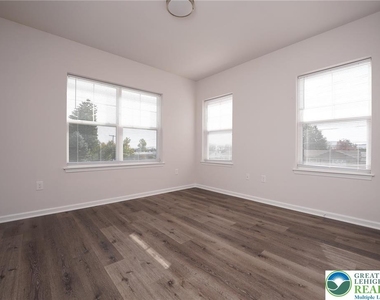 1210 Eaton Avenue - Photo Thumbnail 14