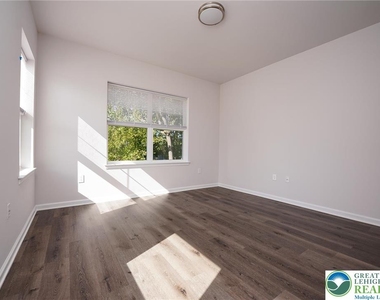 1210 Eaton Avenue - Photo Thumbnail 20