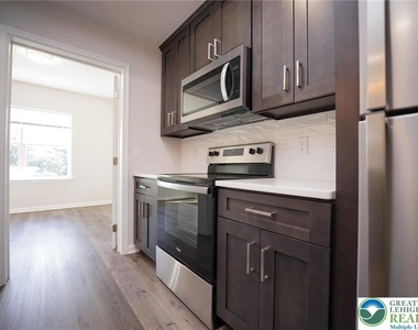 1210 Eaton Avenue - Photo Thumbnail 9