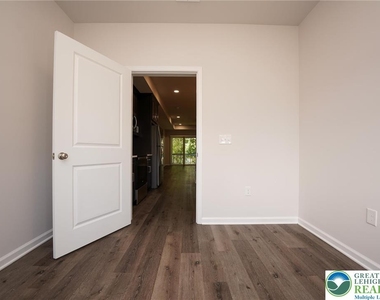 1210 Eaton Avenue - Photo Thumbnail 11