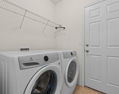 8932 Excelsior Place - Photo Thumbnail 27