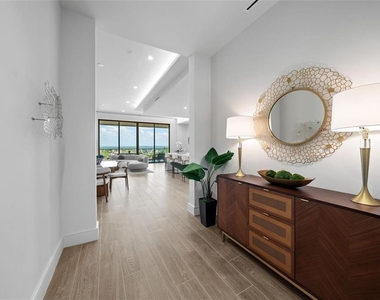 1591 Gulf Of Mexico Drive - Photo Thumbnail 2