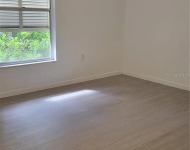 5368 Royal Palm Avenue - Photo Thumbnail 7