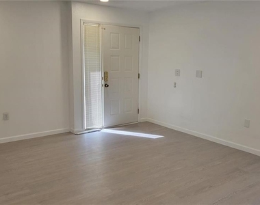 5368 Royal Palm Avenue - Photo Thumbnail 5