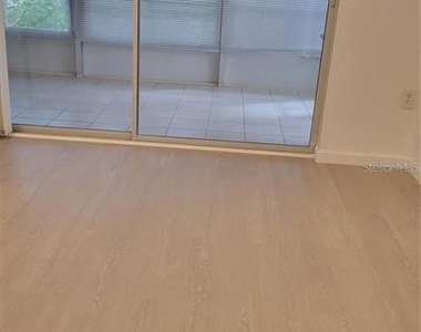 5368 Royal Palm Avenue - Photo Thumbnail 6
