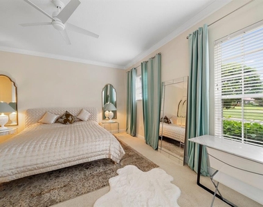 8406 Miramar Way - Photo Thumbnail 12