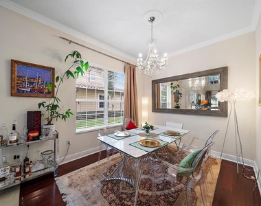 8406 Miramar Way - Photo Thumbnail 4