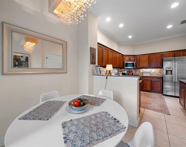 8406 Miramar Way - Photo Thumbnail 19