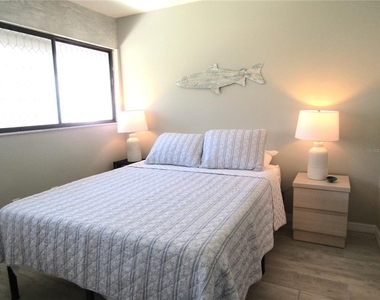 3553 Longmeadow - Photo Thumbnail 17