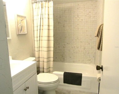 3553 Longmeadow - Photo Thumbnail 13