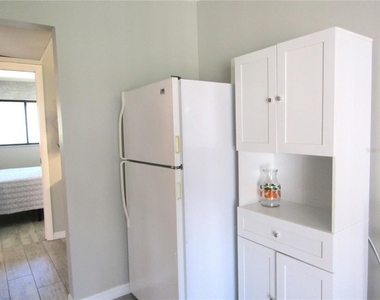 3553 Longmeadow - Photo Thumbnail 7